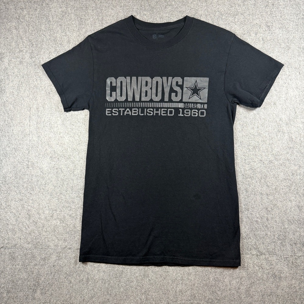 NFL Team Apparel Mens Dallas Cowboys T Shirt Small Black Distressed Graphic Tee